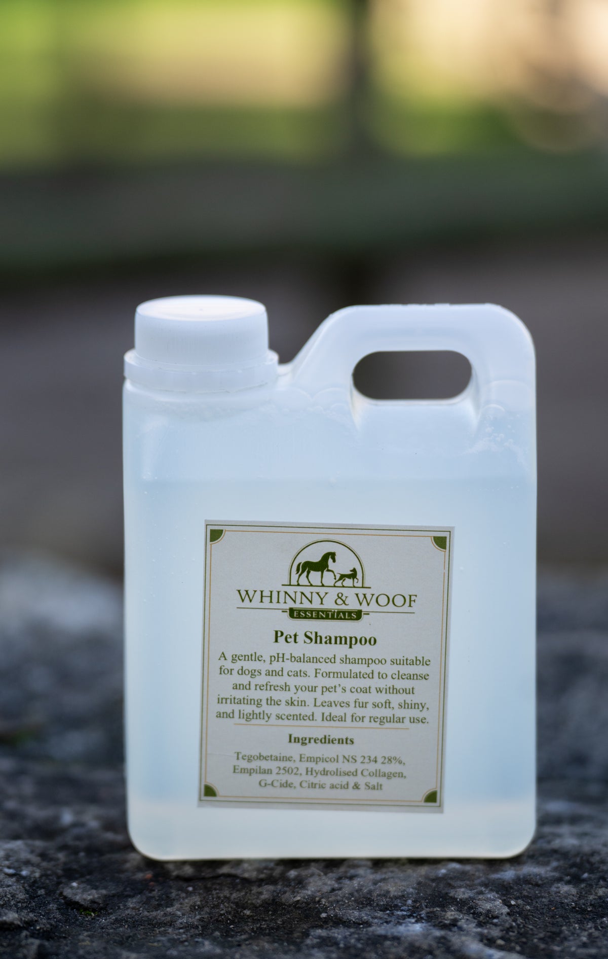 W&W Essentials Pet Shampoo, a gentle pH-balanced shampoo for dogs and cats for regular coat cleansing.