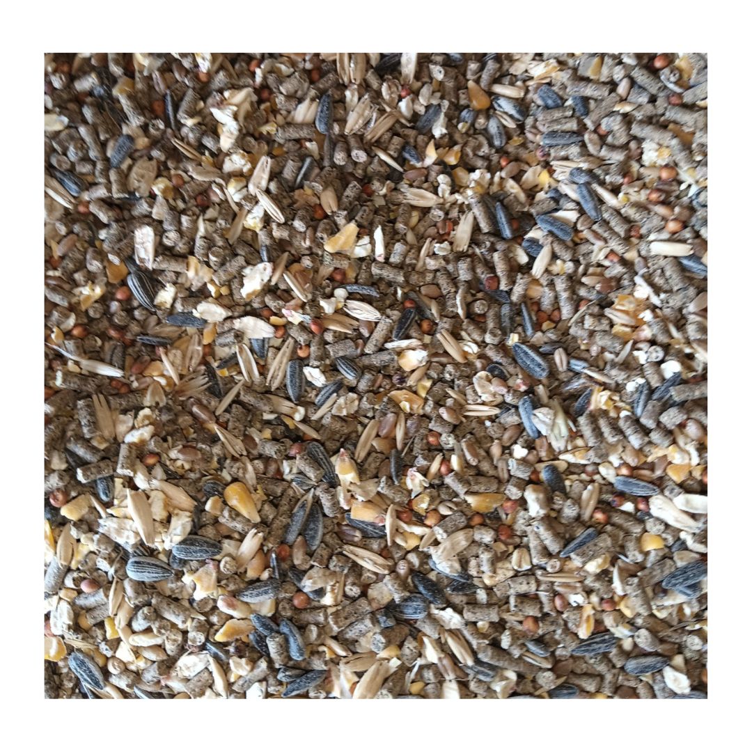 Complete Backyard Poultry Mix premium chicken feed